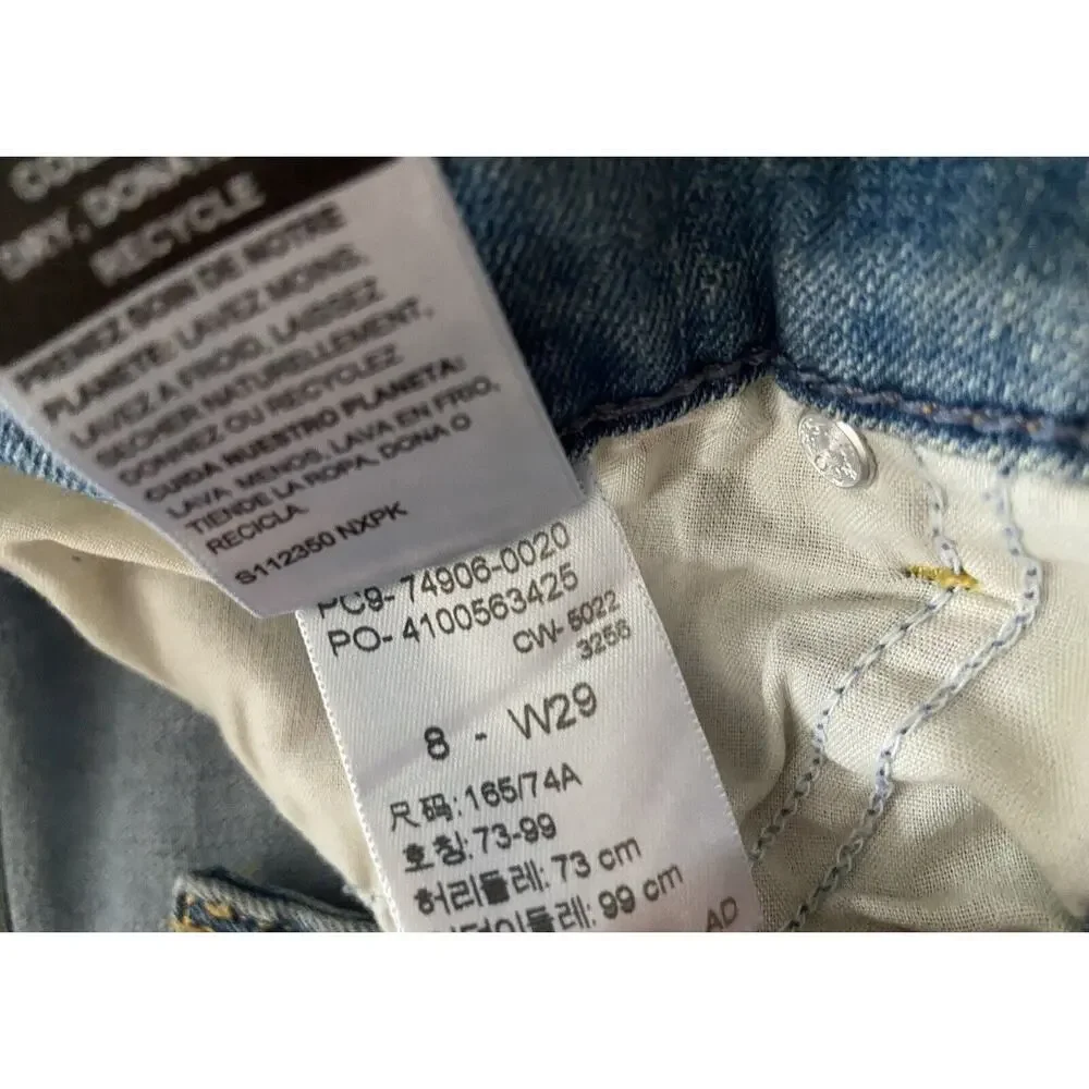 LEVI’S Signature Gold Mid-Rise Capri Jeans sz 8